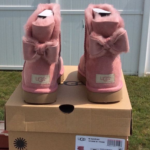 UGG NAVEAH BOOTS - Picture 2 of 6